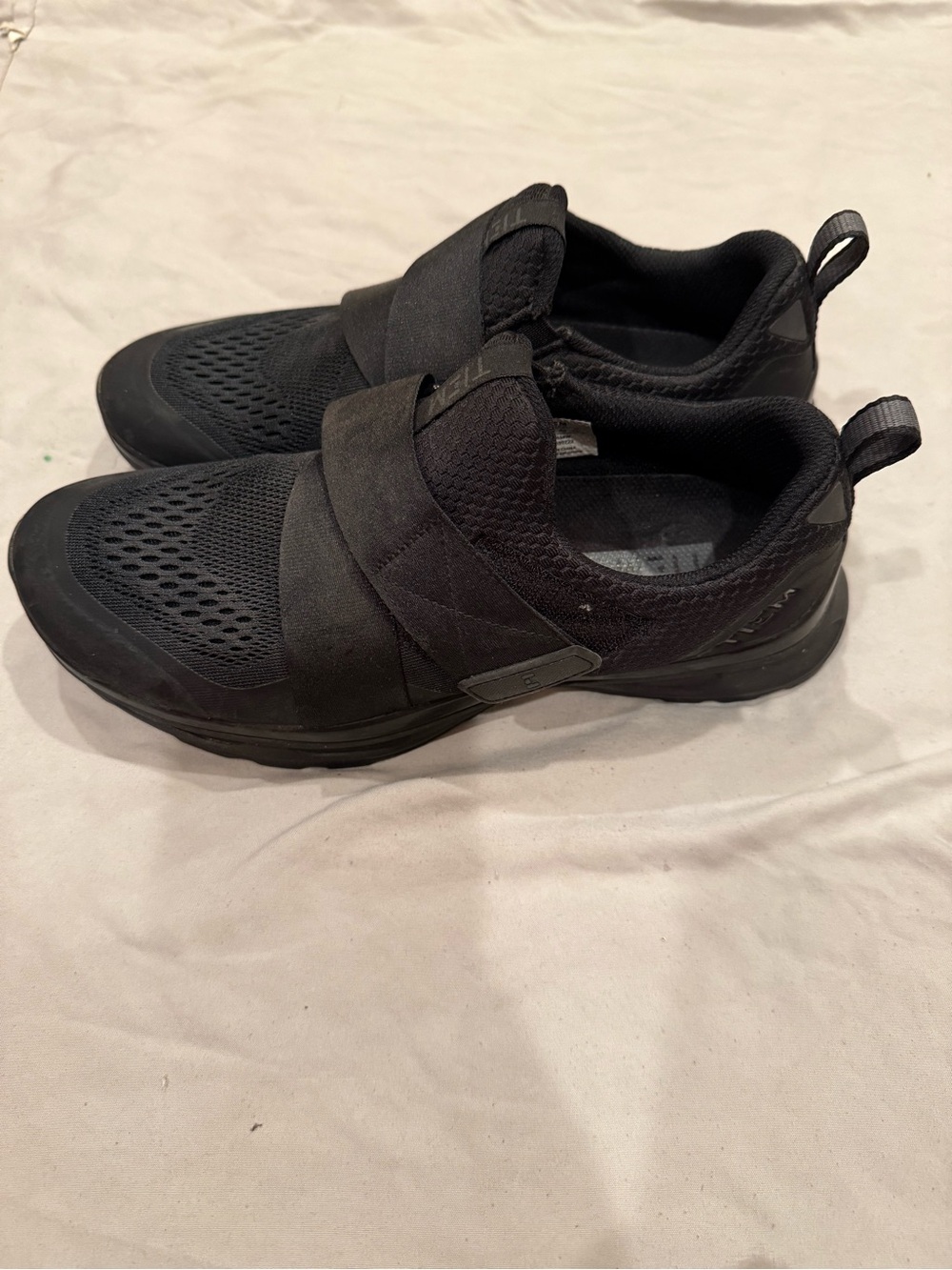 All-Black Slip-On Athletic Sneakers with Cross-Strap